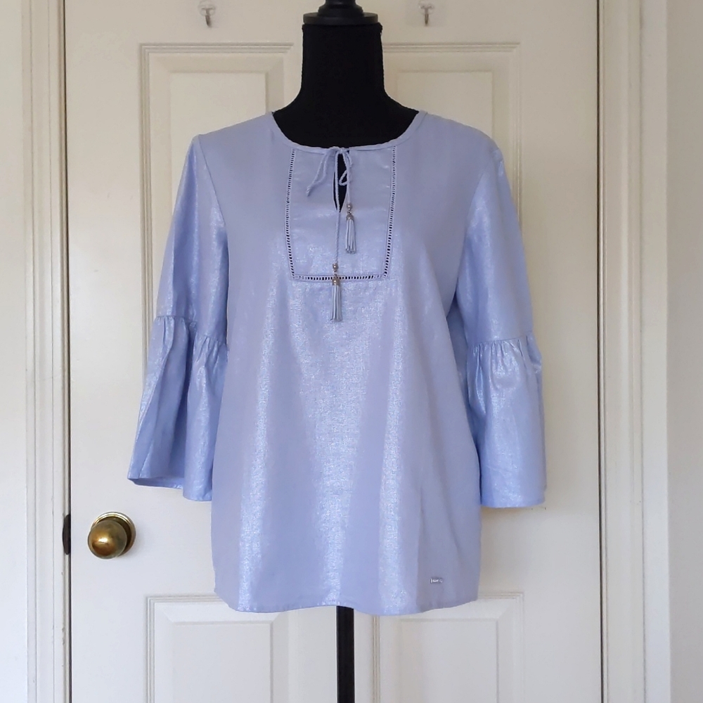 NWOT. Ellen Tracy Linen Rayon Sparkle Blouse w/front design & 3/4 flare sleeve.